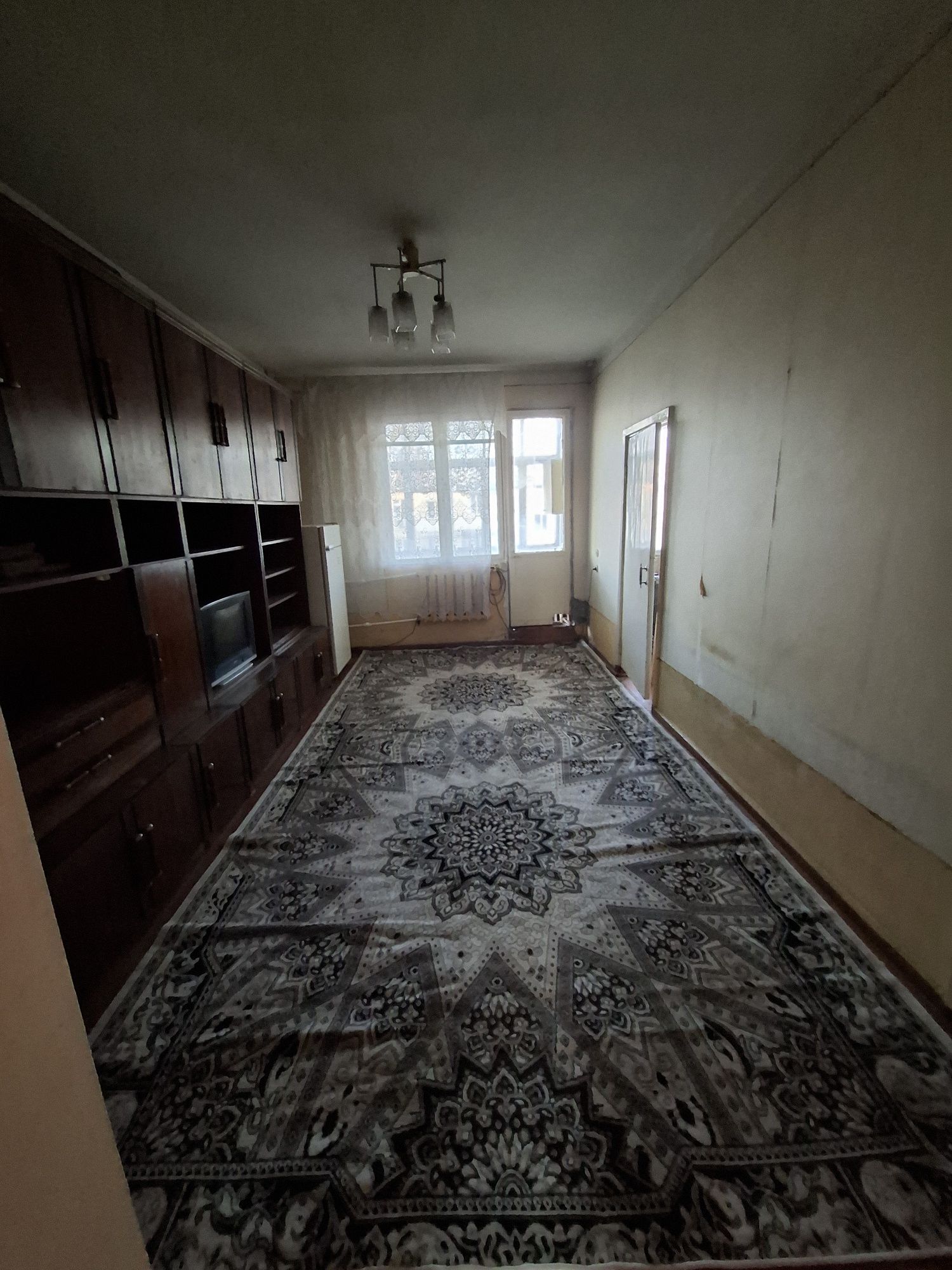 Arenda kvartira Yashnabod Kadishva bozor yaqinda 2xona 3xona qilingan
