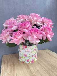 Цветы розовые в коробочке Французские розы Доставка Букеты Гүлдер