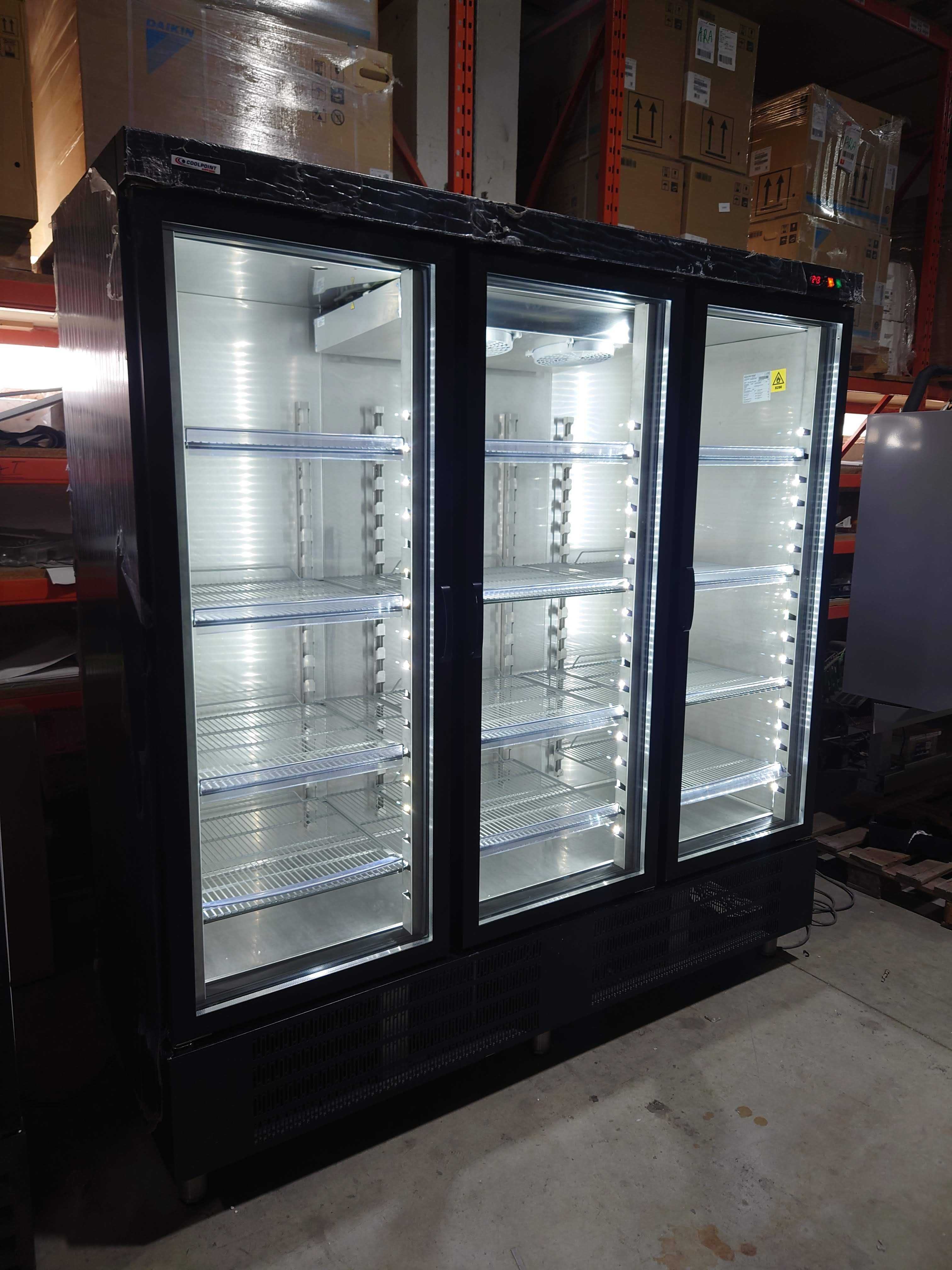 Vitrina verticala refrigerare AHT CVC 2.3m / 3 USI / NOU