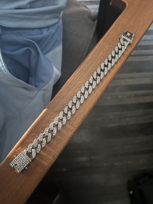 bratari tenis sigilate(cea din poza este a mea)