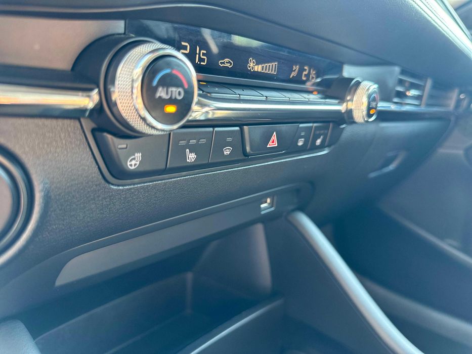 Mazda 3 e-Skyactiv G122 unic proprietar