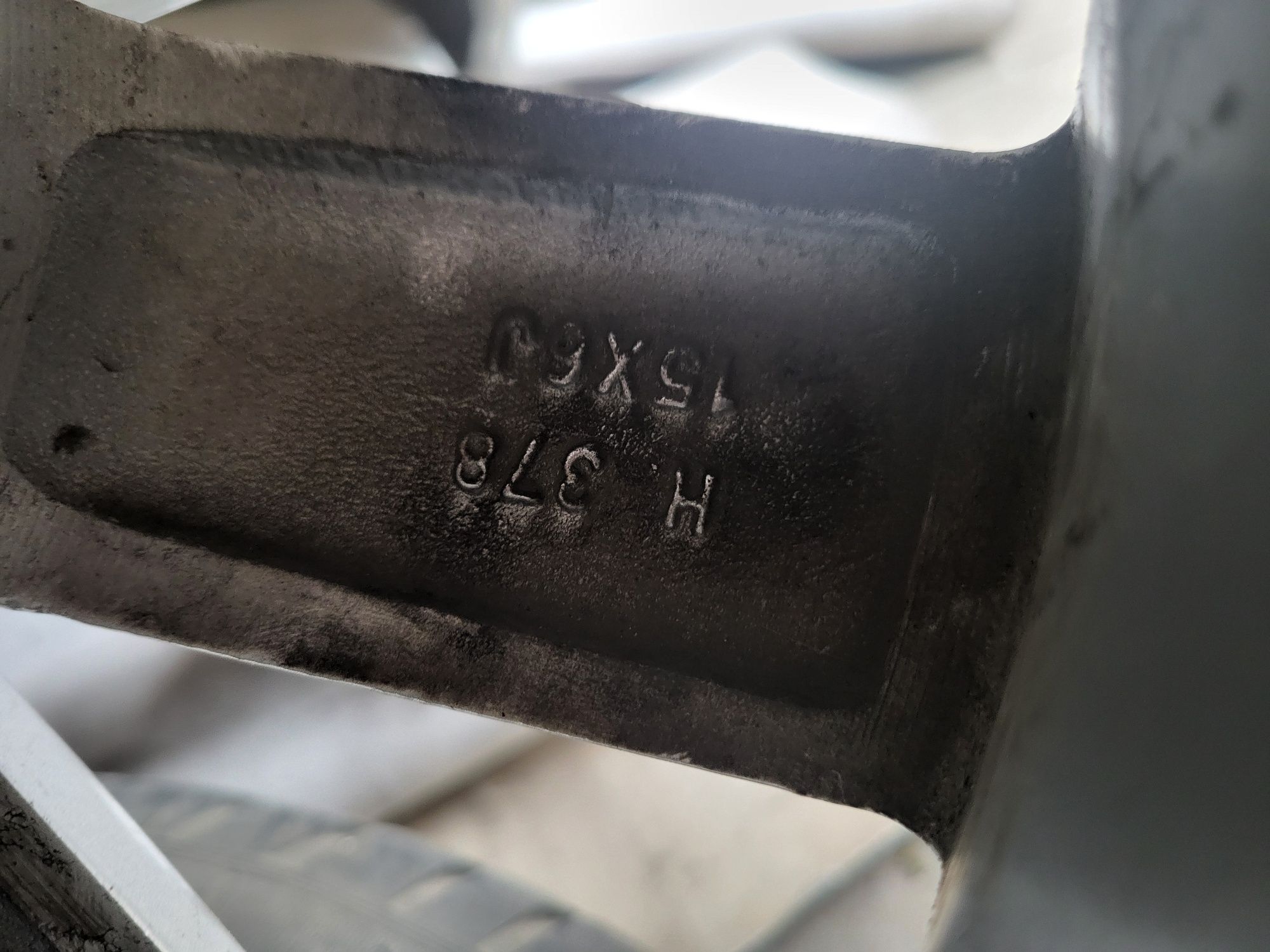 Продам диски с резиной R15