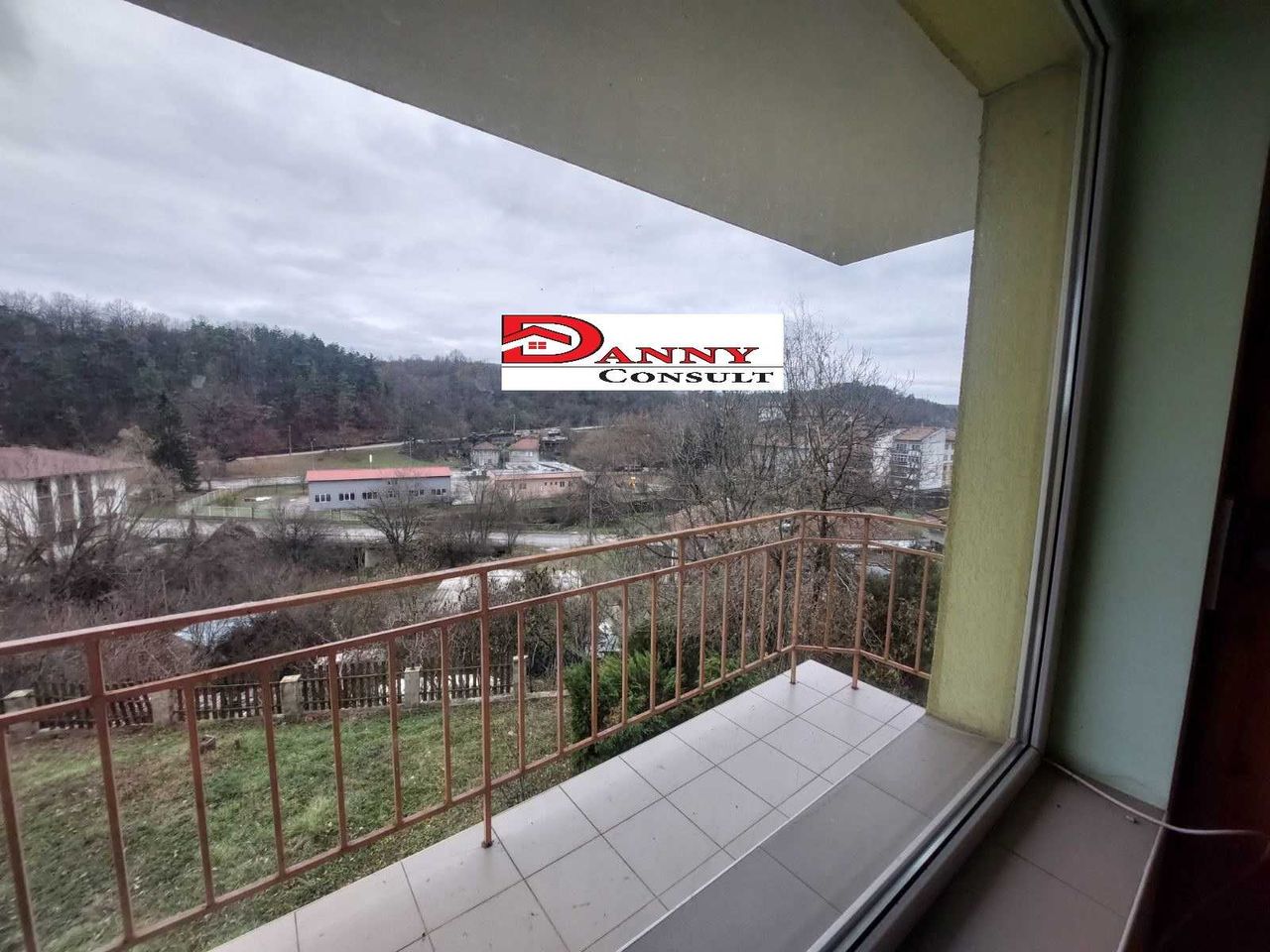Продава се Хотел в Велико Търново, Акация - 454 кв.м за 406 €/кв.м - Снимка #8