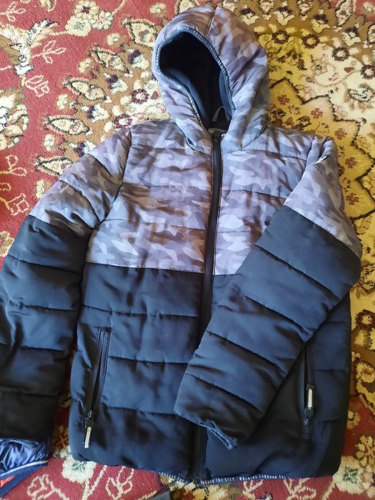 Продам куртку (демисезонная )