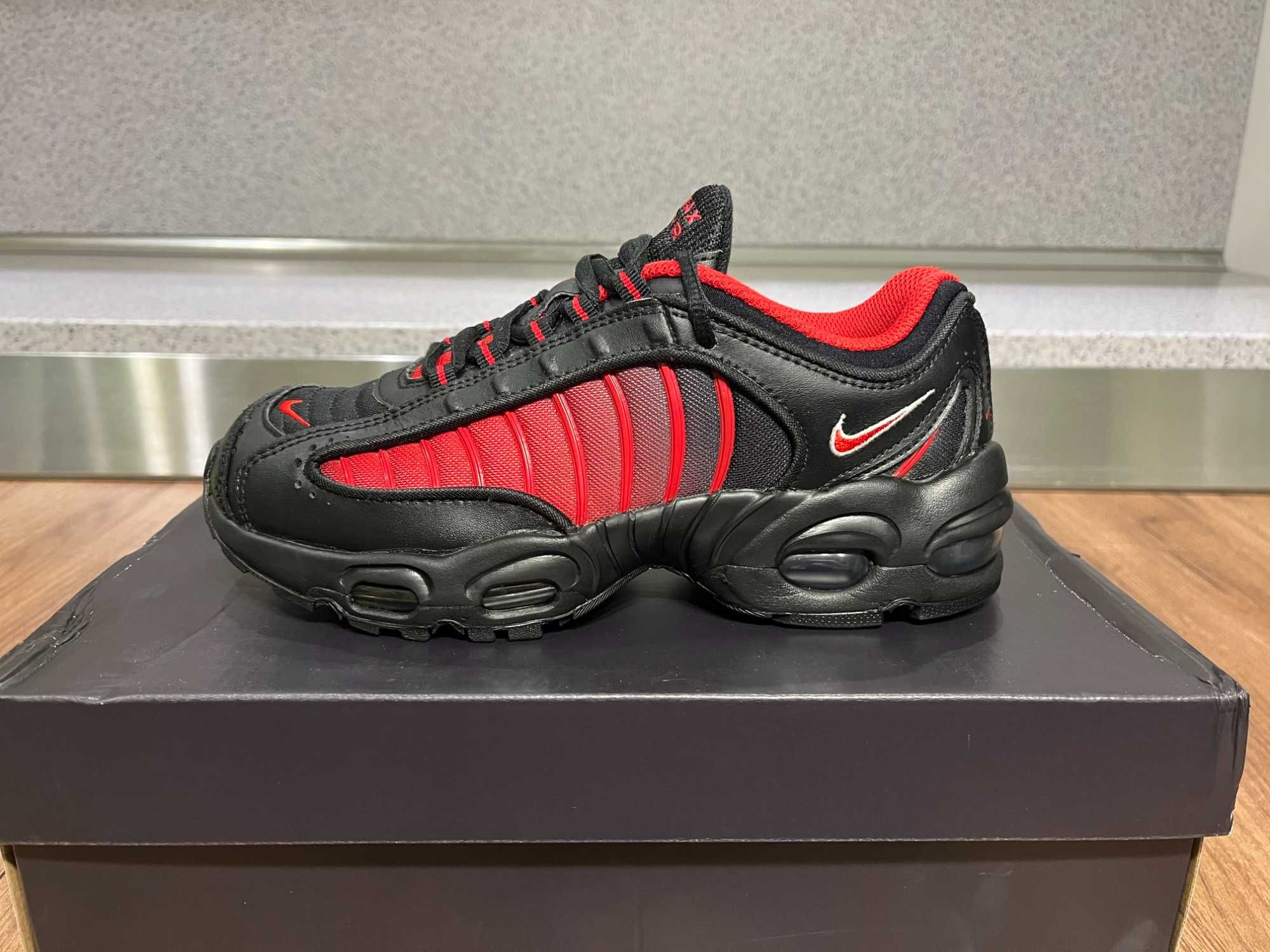 ОРИГИНАЛНИ *** Nike Air Max Tailwind IV University Red