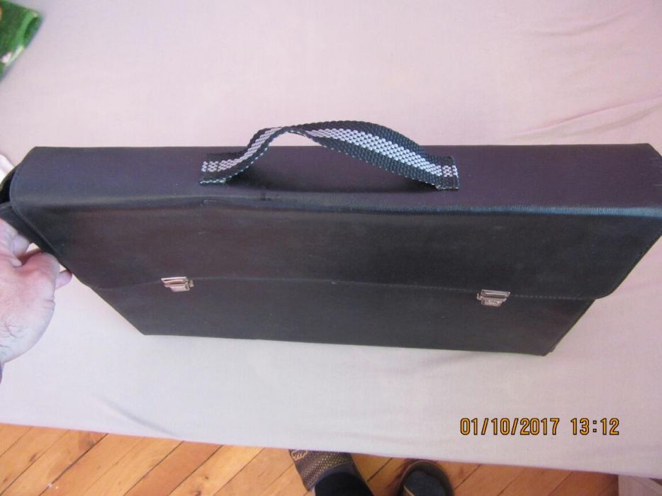 Нова твърда чанта за документи