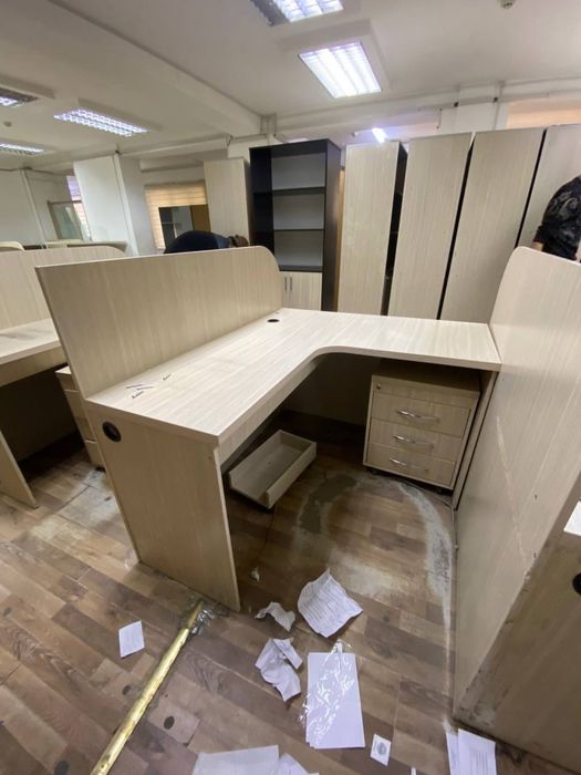 ishlatilgan shkaf va kampyuterni stollar bor narxlar hamyonbop