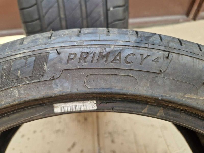 2 Michelin R18 235/40
летни гуми
DOT4321