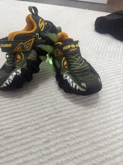 Skechers lights marime 27