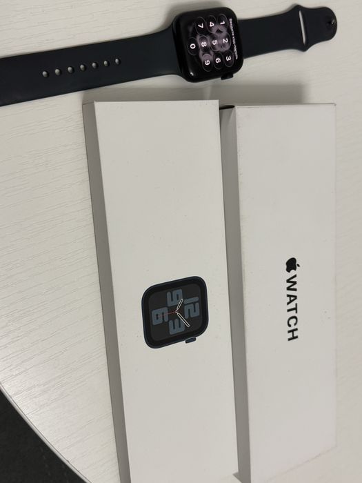 Продам часы apple watch SE 2