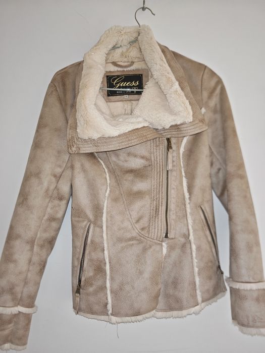 Jacheta imitatie blana Guess