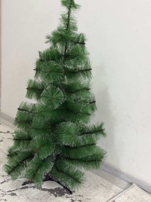 Продам елку  метр