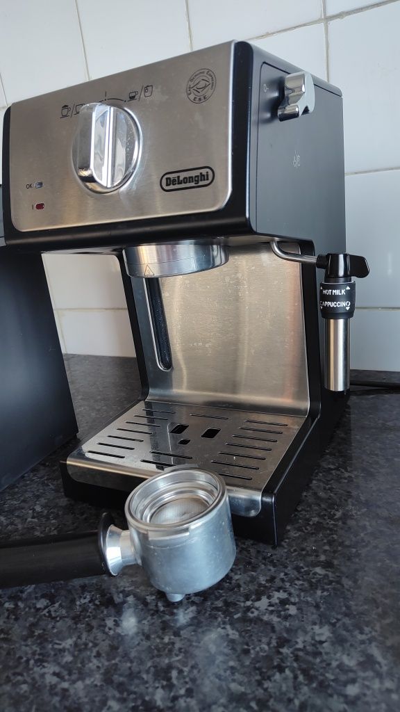 Espressor manual De'Longhi ECP 35.31, 1100 W, 15 bar, 1.1 l, Negru