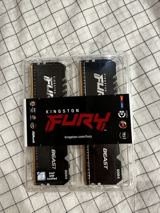 Продаю оперативную память DDR4 HyperX 16gb 2x8