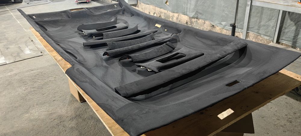 Таван и колонки пасат 5.5 комби черна алкантара