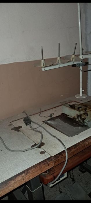 Индустриална шевна машина