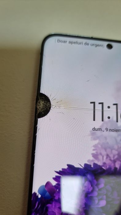 Samsung Galaxy S20 Plus – 128 GB  Display defect