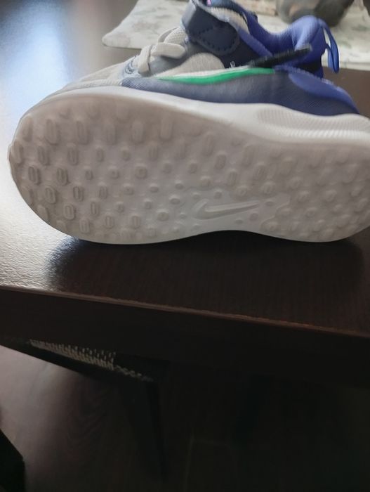 Nike revolution 7  23.5