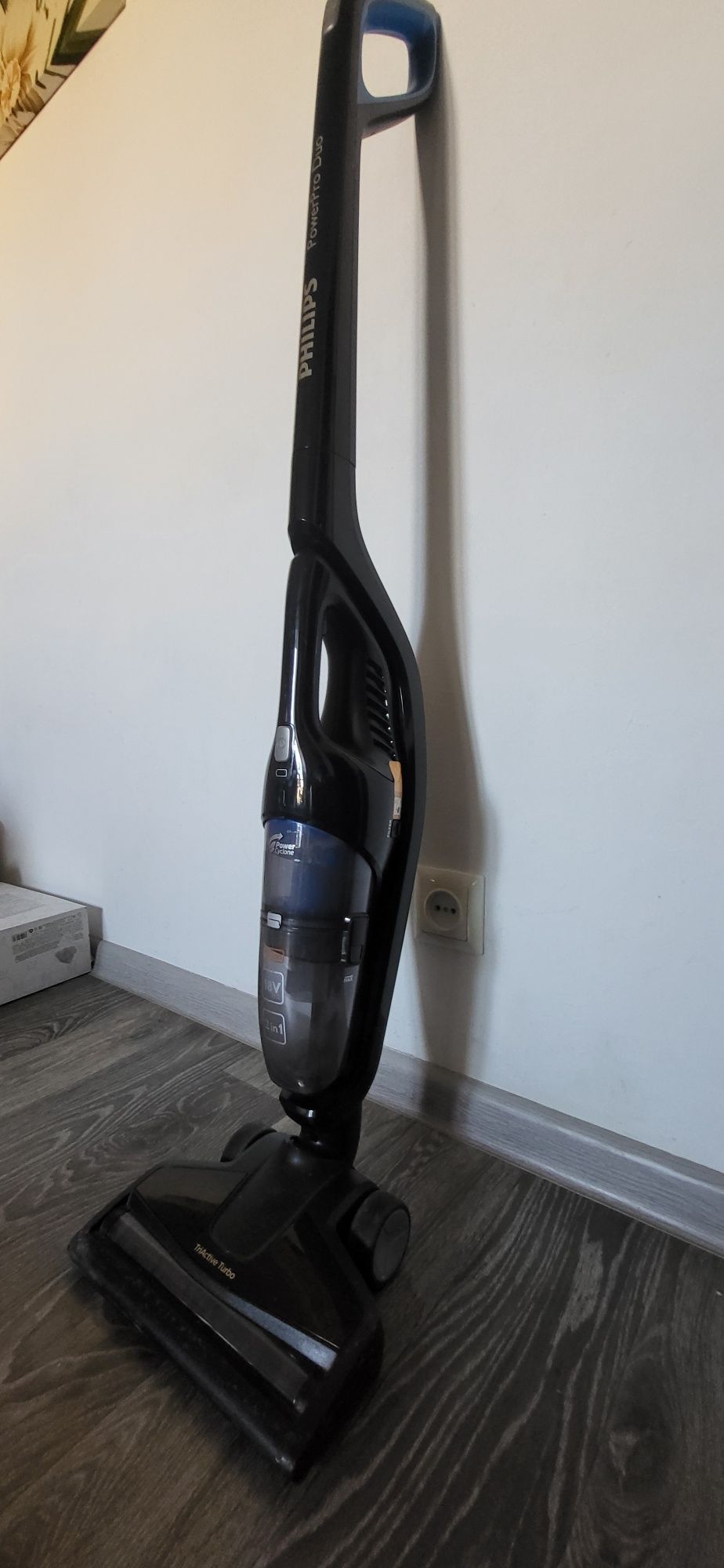 2 беспроводных пылесоса Philips  2 в 1