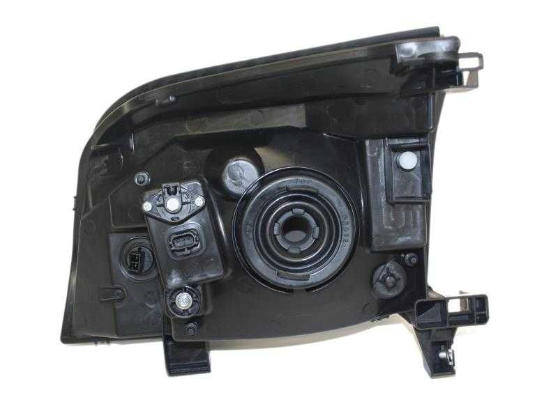 Far stanga/dreapta Nissan X-Trail T30 an 2001-2007 , faruri noi
