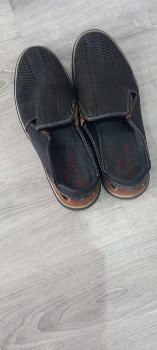 Продам Мужские обувь осень, лето новые