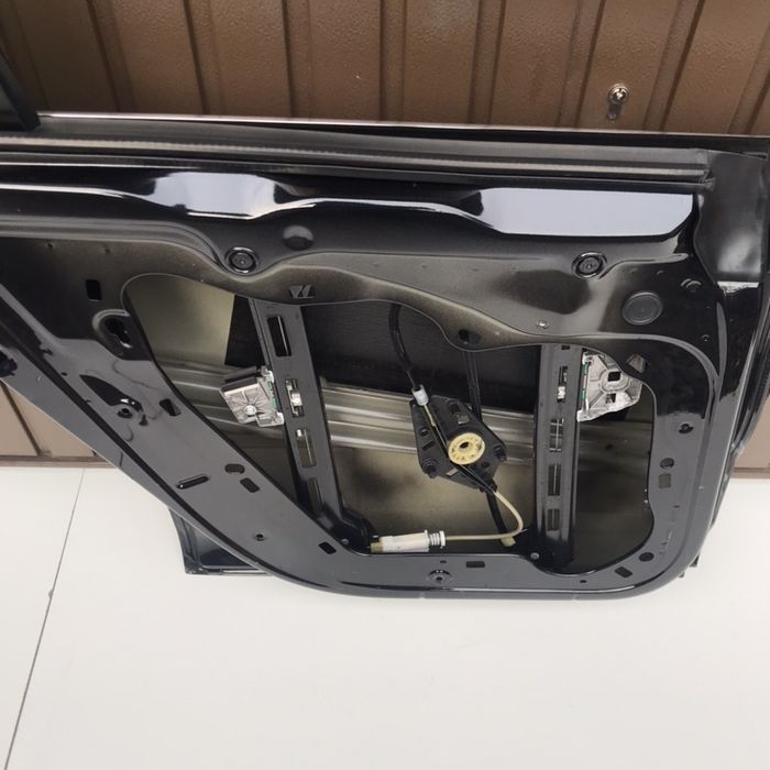 Usa st spate vw Passat CC cod culoare LC9X 2008-2012