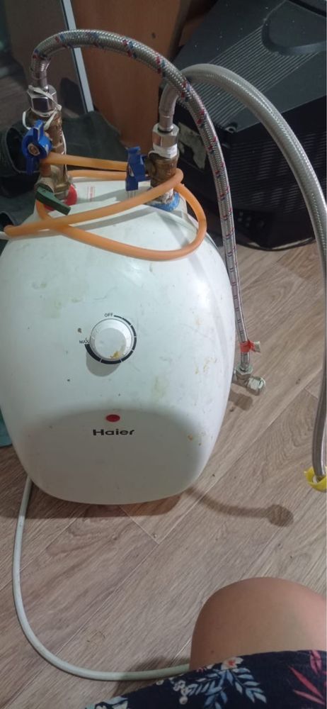 Продается водонагреватель аристон бойлер