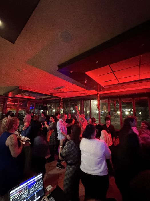 DJ ACHO MIX ( дисководещ) за вашия празник