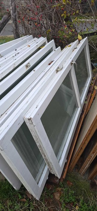 Дървени здрави двойни прозорци