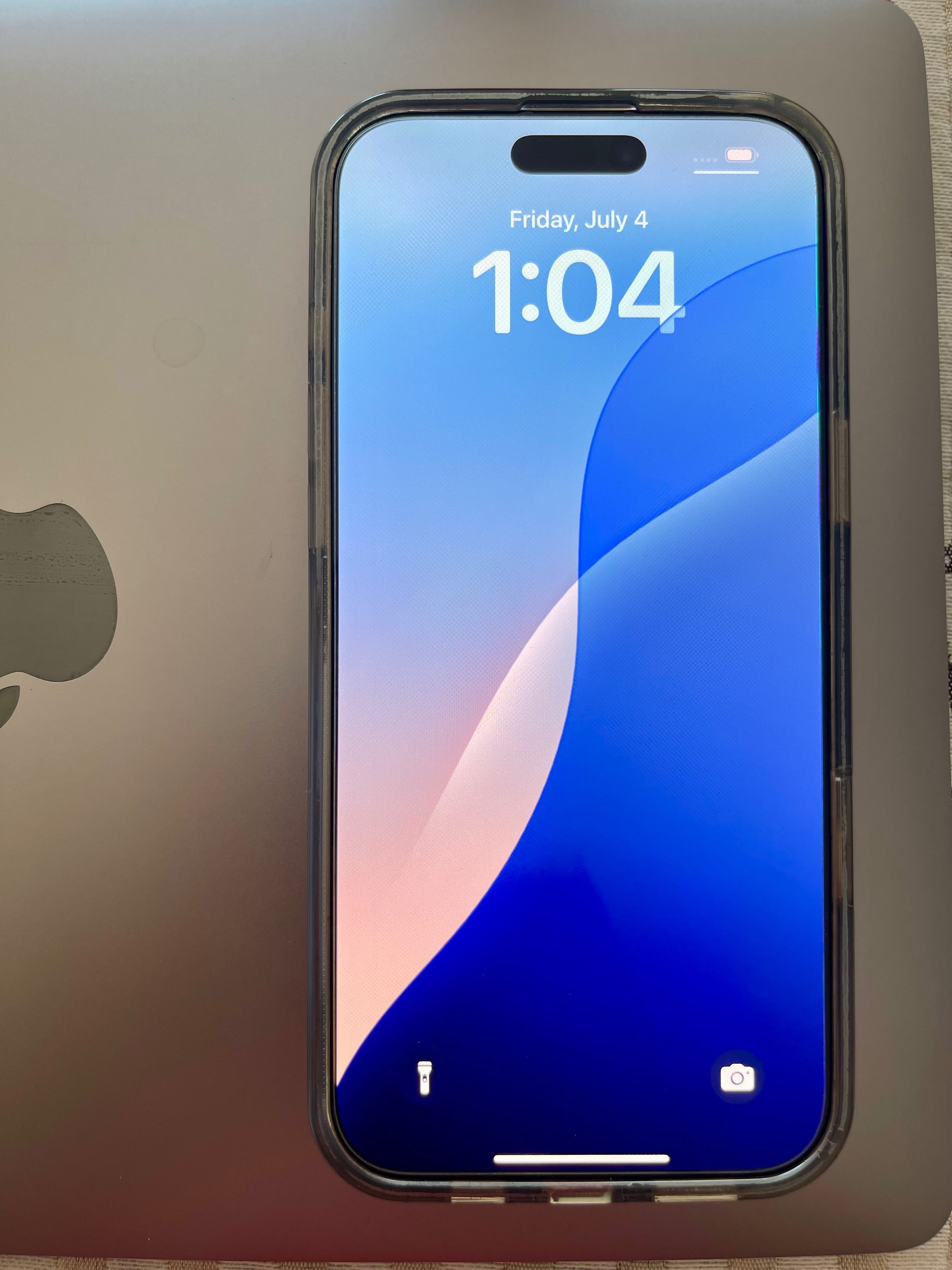 iPhone 16 Pro Max 256GB 1800лв -
Отключен, Като Нов + Аксесоари