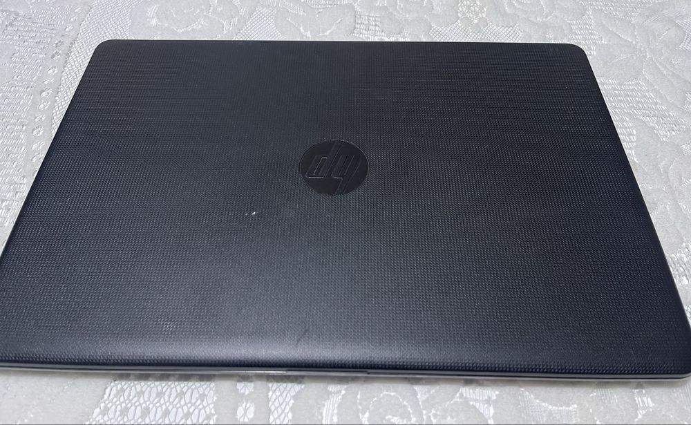 Laptop HP i5 gen 7 SSD- 256 CD-R WI-Fi Bluetooth