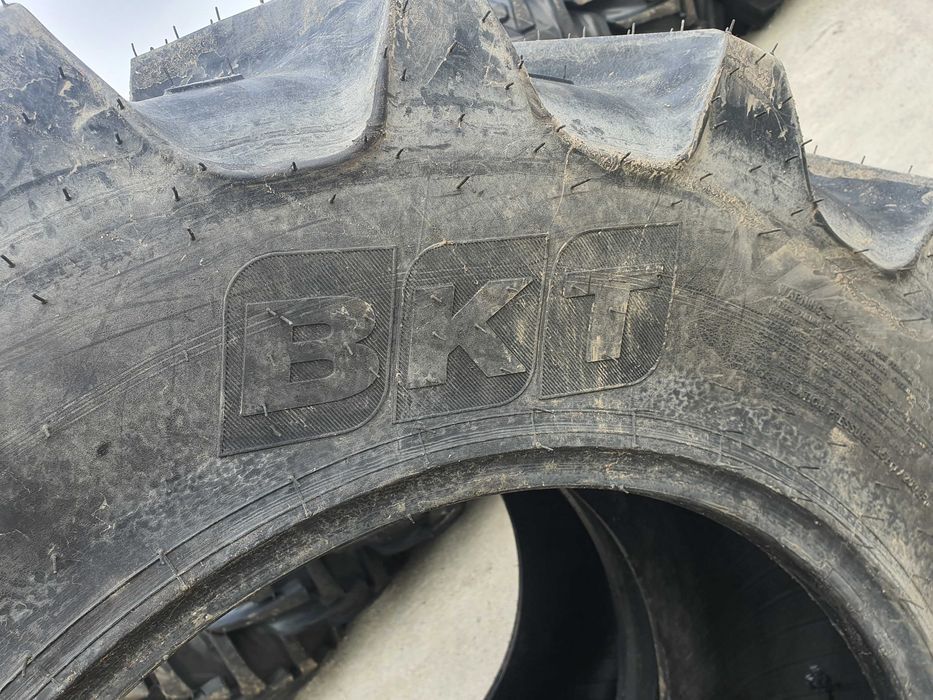 340/85R24 cauciucuri noi de la BKT radiale pentru tractoare grele WYX5