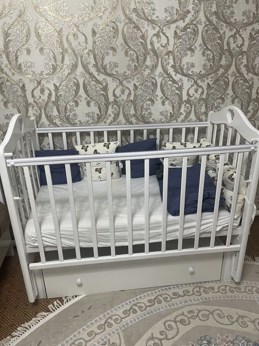 Детский кровать в хорошем состоянии.