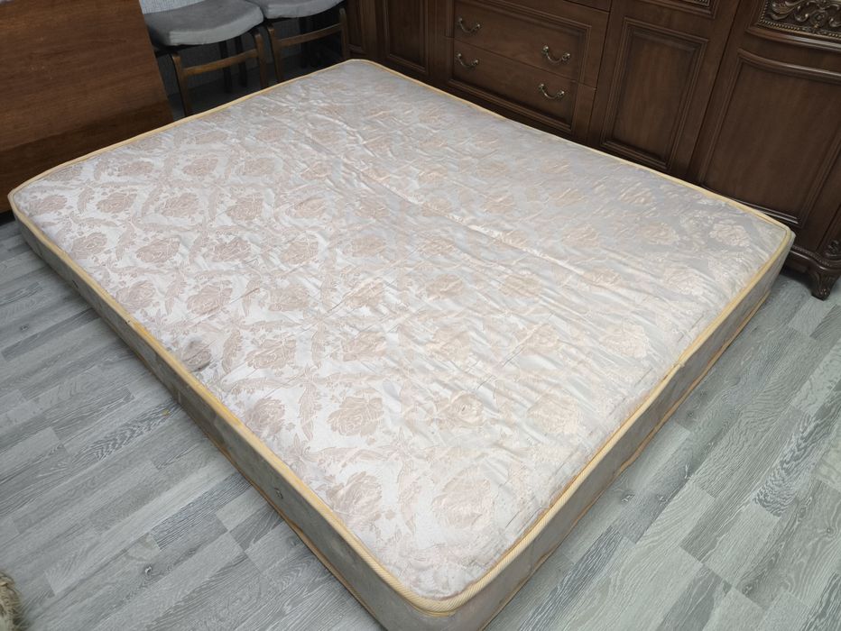 Продаётся Матрас Б/У