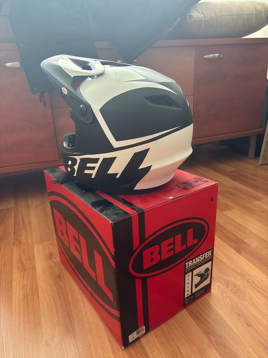 Каска за екстремни спортове Bell