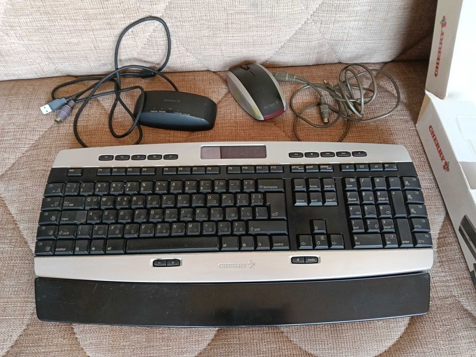 Безжични клавиатура + мишка: Cherry CyMotion Master Solar (2005г)