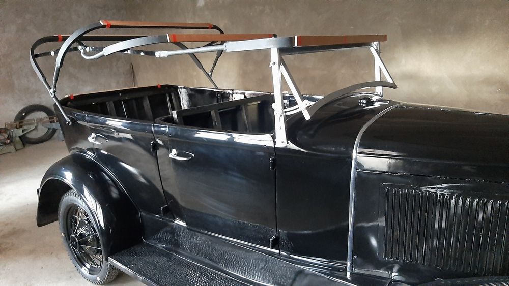 Первый мерседес БЕНЦ 1901 годов.