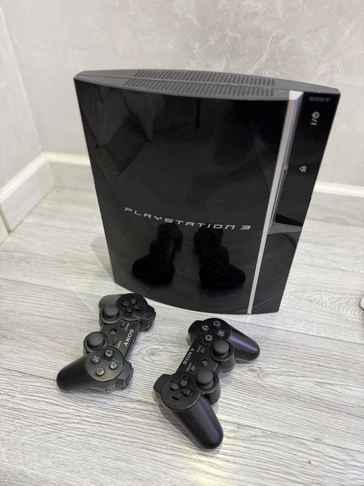 Playstation 3 fat с двумя джостиками взломанный