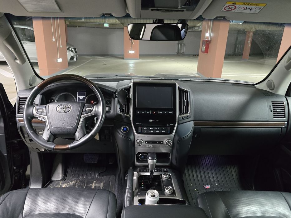 Toyota Land Cruiser V8