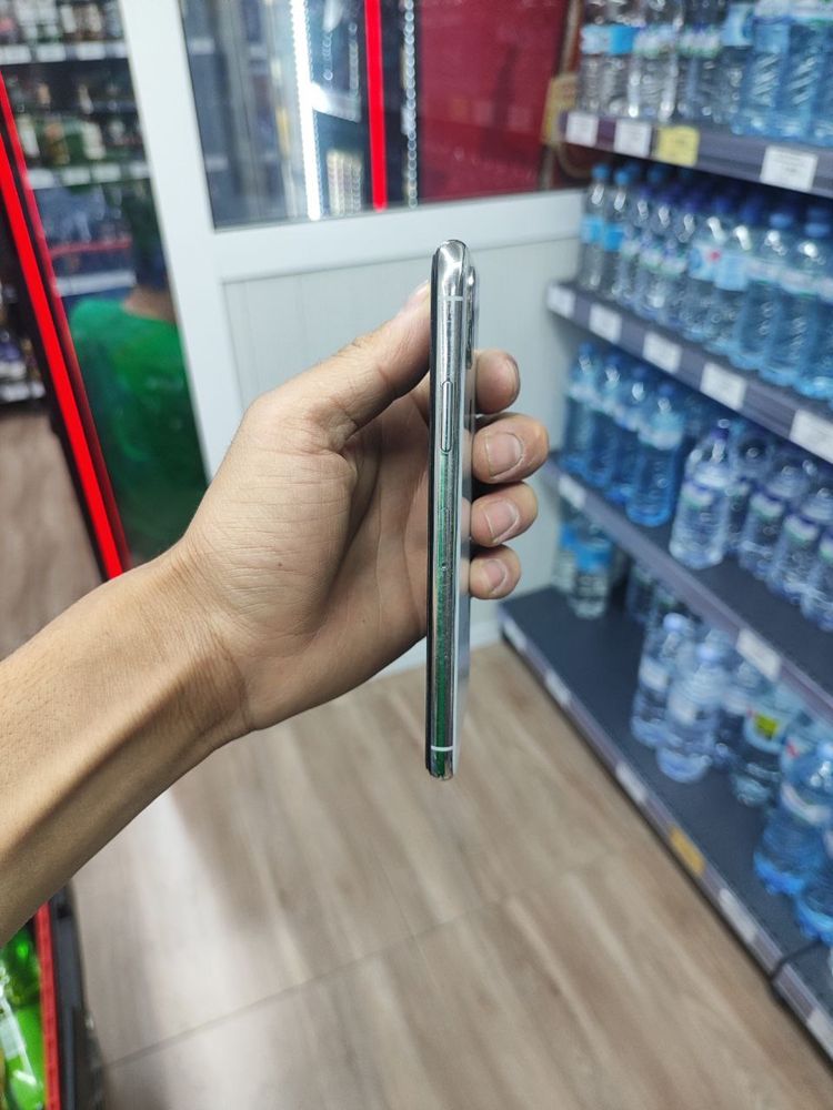Iphone X , yomkost 90%