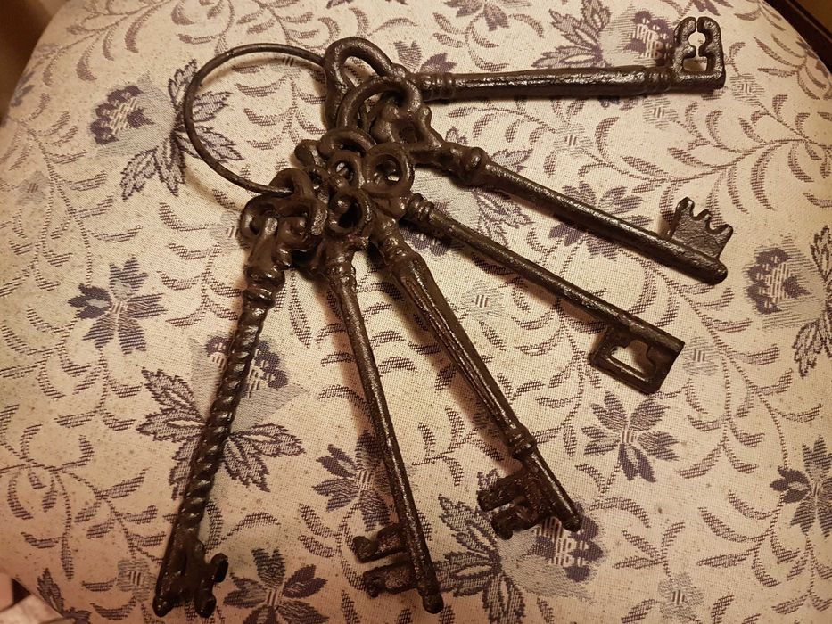 Връзка големи 6бр чугунени ключове-20см