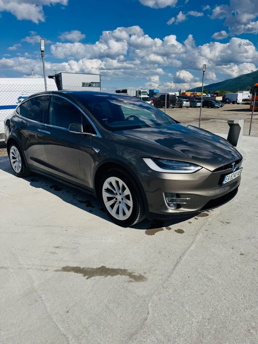 Tesla model 3 под наем