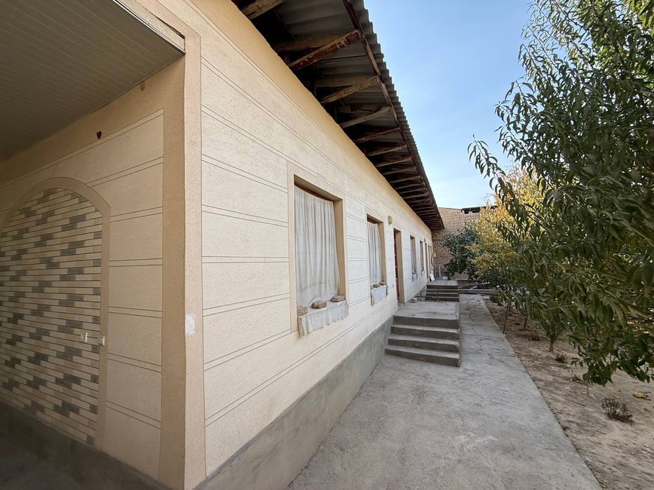 Uy sotiladi zangiota tumani nazarbek mfy da nazarbek postidan 6 km