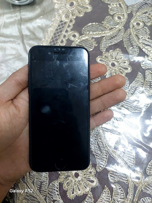 Iphone se 2020  xotira 64gb  narxi ozroq kelishamiz
