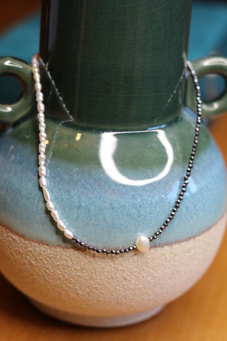 Колиета и гривни с перли и ест.камъни