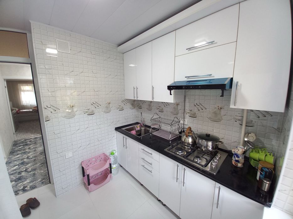 Сдаётся 3х комнатная квартира на 2 этаже .Вокзал .450$