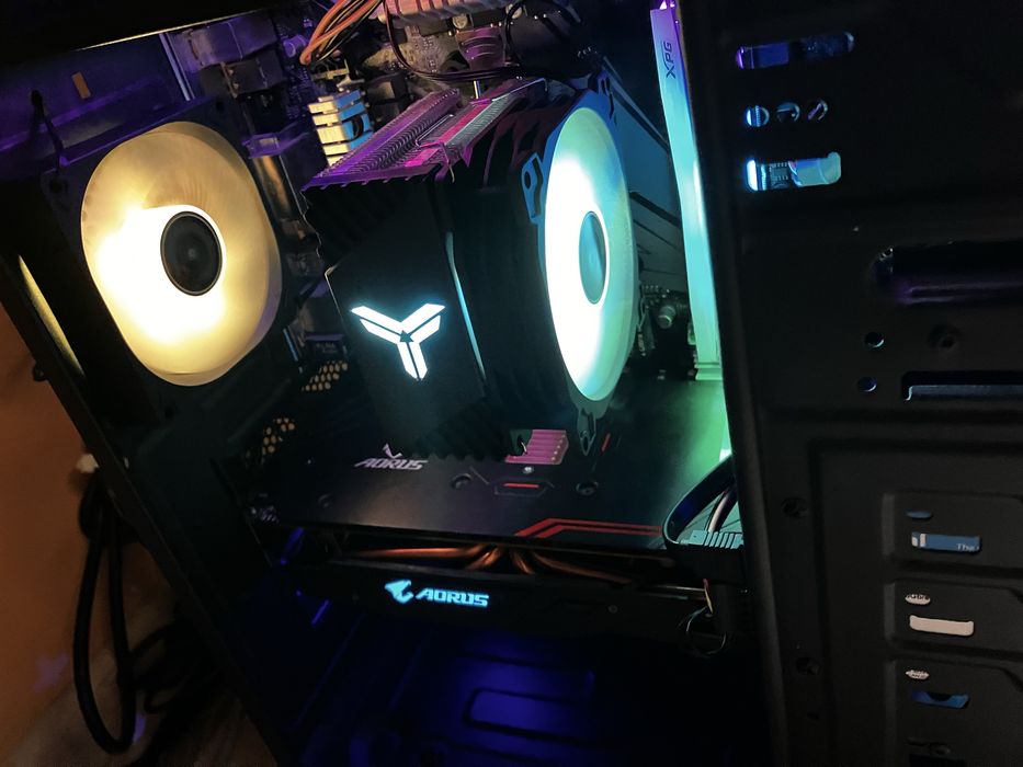 Ryzen 5 5600 rx580 8gb компютър