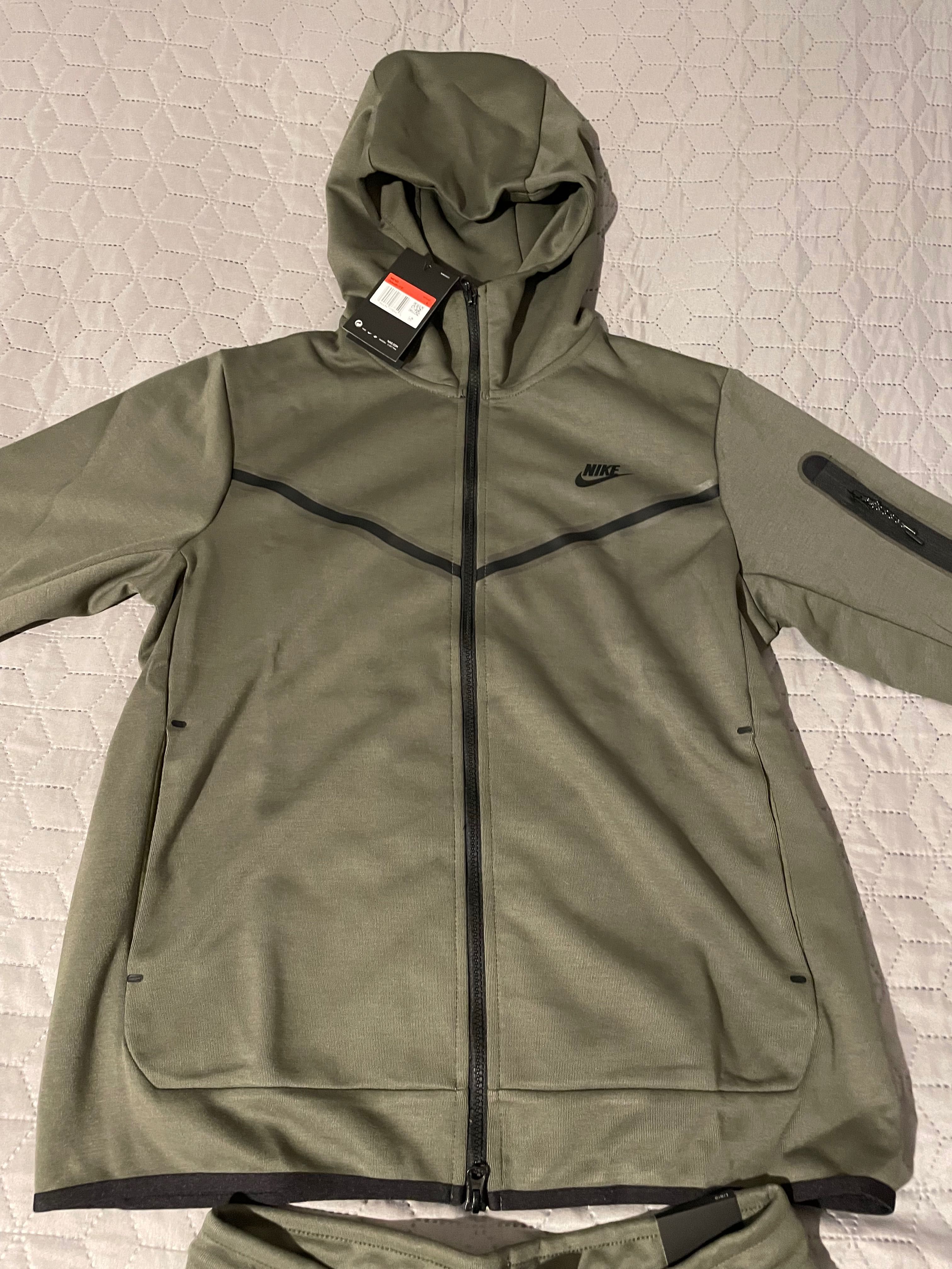 Нов Спортен Екип Nike Tech Fleece - Army Green