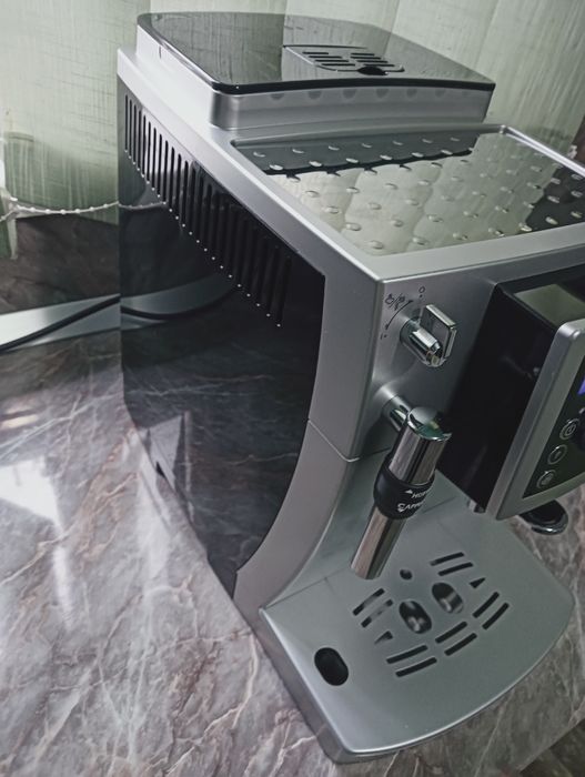 Espressor, expresoare: Delonghi Magnifica s