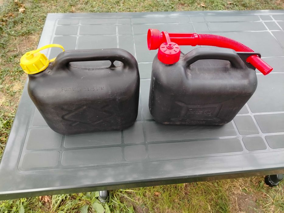 Пластмасови туби за гориво